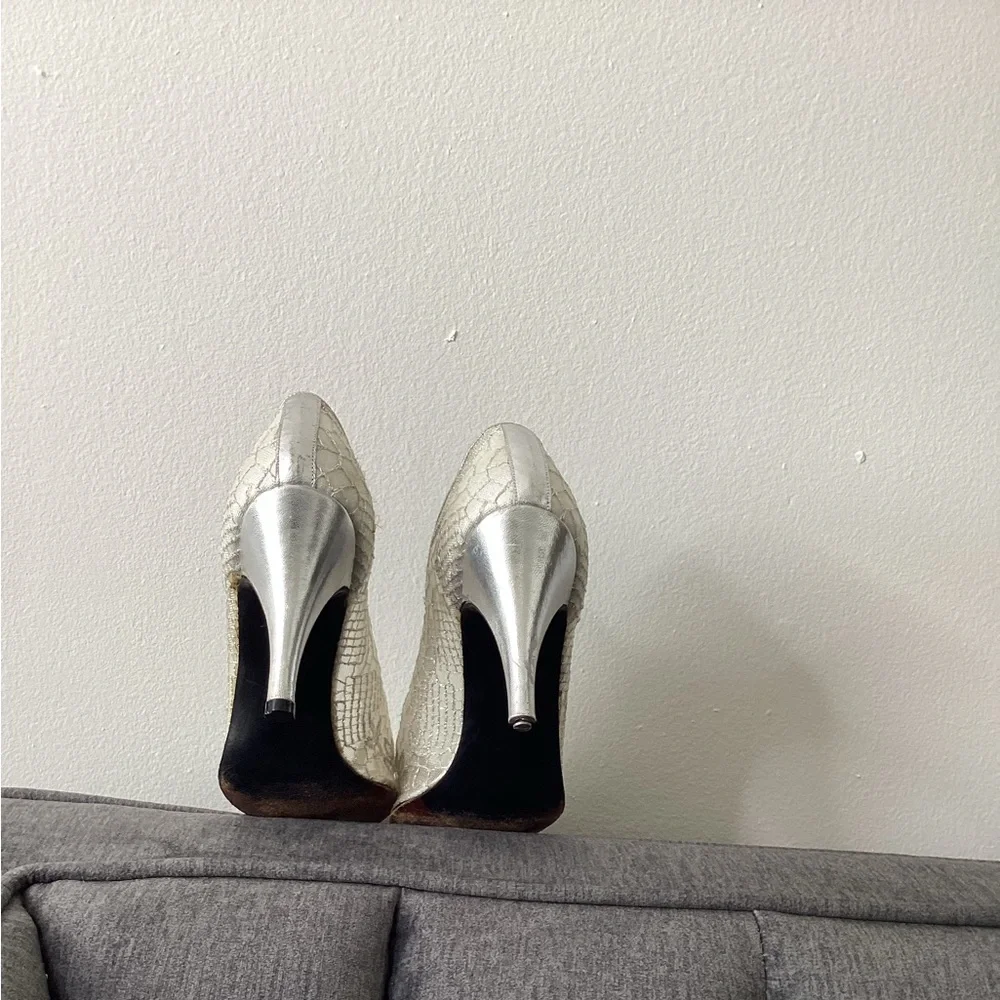 Stuart Weitzman Silver Lace Shoes - Picture 5 of 5